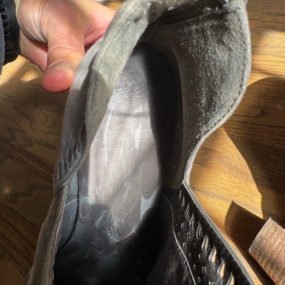 Vince Camuto with perforated design with back zipper size 11/41 - Picture 5 of 9